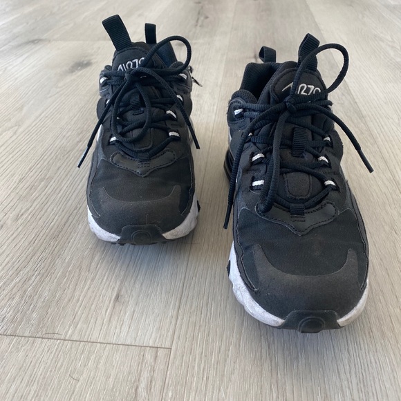 all black nike air max 270